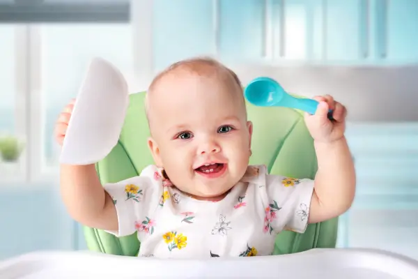 quando-o-bebe-comeca-a-comer